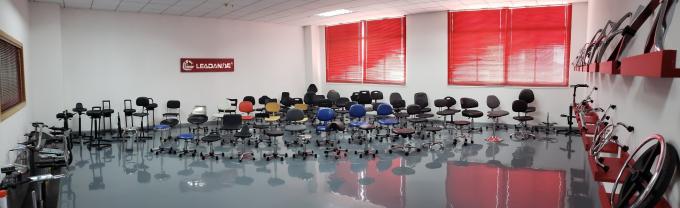 Il laboratorio presiede lo schienale della Seat ergonomico delle sedie del laboratorio di re Size Large Contoured